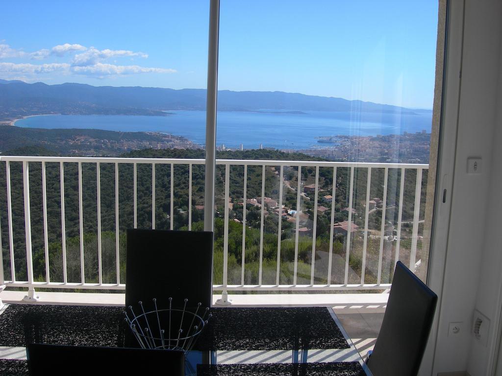 Gites Sassone, Vue Panoramique Sur Ajaccio Et La Mer Alata Habitación foto