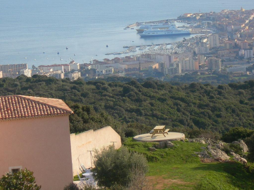 Gites Sassone, Vue Panoramique Sur Ajaccio Et La Mer Alata Habitación foto