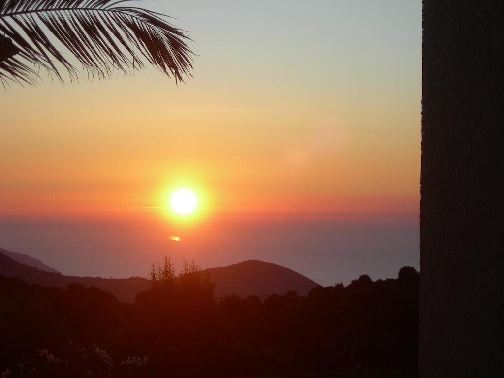 Gites Sassone, Vue Panoramique Sur Ajaccio Et La Mer Alata Habitación foto